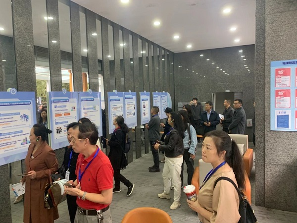 再獲點(diǎn)贊! 成都市委辦公廳、市政府辦公廳和市人社局相關(guān)領(lǐng)導(dǎo)一行參訪由瑞方人力打造的全市首個(gè)就業(yè)小站 第4張