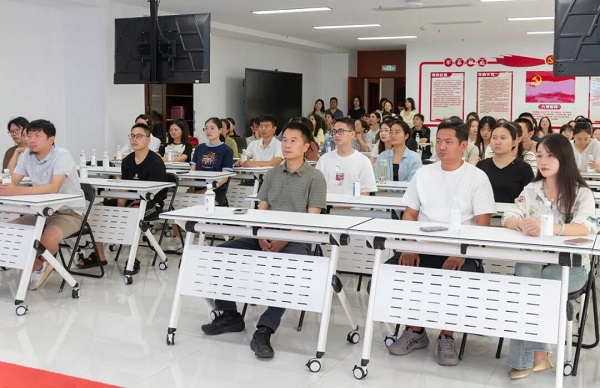 銘記歷史,砥礪前行——瑞方人力組織觀看九三閱兵儀式 第2張 銘記歷史,砥礪前行——瑞方人力組織觀看九三閱兵儀式 第2張